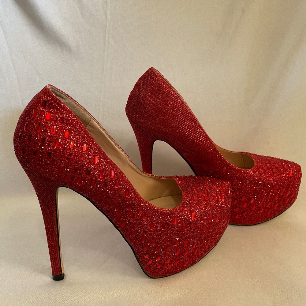 Ruby Pumps - Picture 2 of 5
